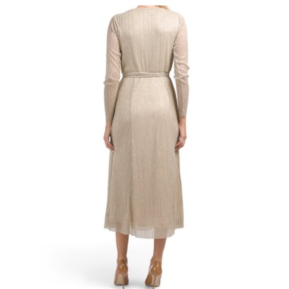 Anne Klein gold maxi dress. - Picture 3 of 13